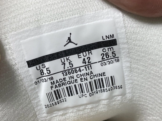 One Kick 136064-111 White Air Triple Jordan 3 Retro 0813